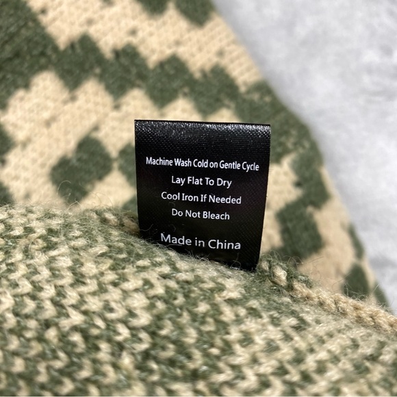 POL Knit Granny Square Double V Neck Sweater Size M Oversized Green - Picture 8 of 8